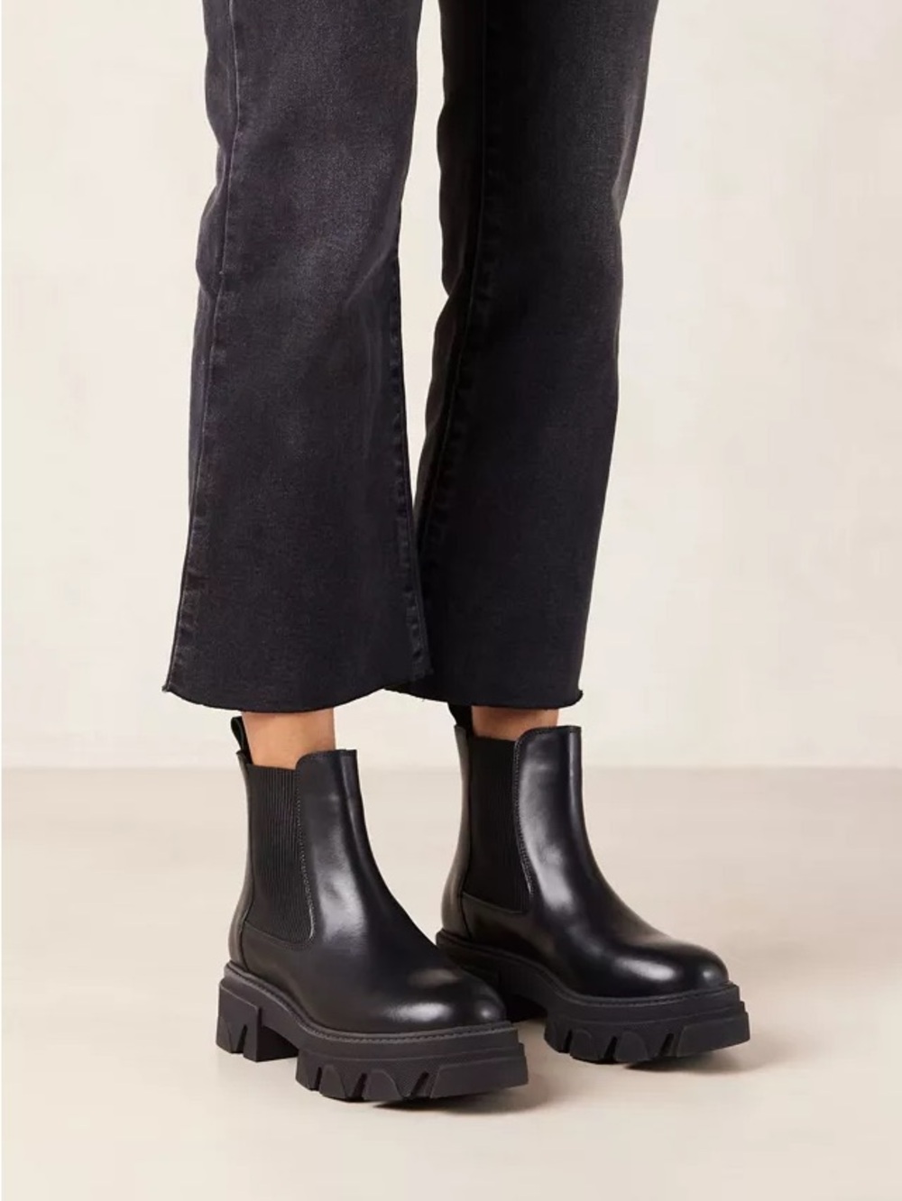 ALOHAS Black Leather, Lug Sole Chelsea Boots | EU 40, US 9